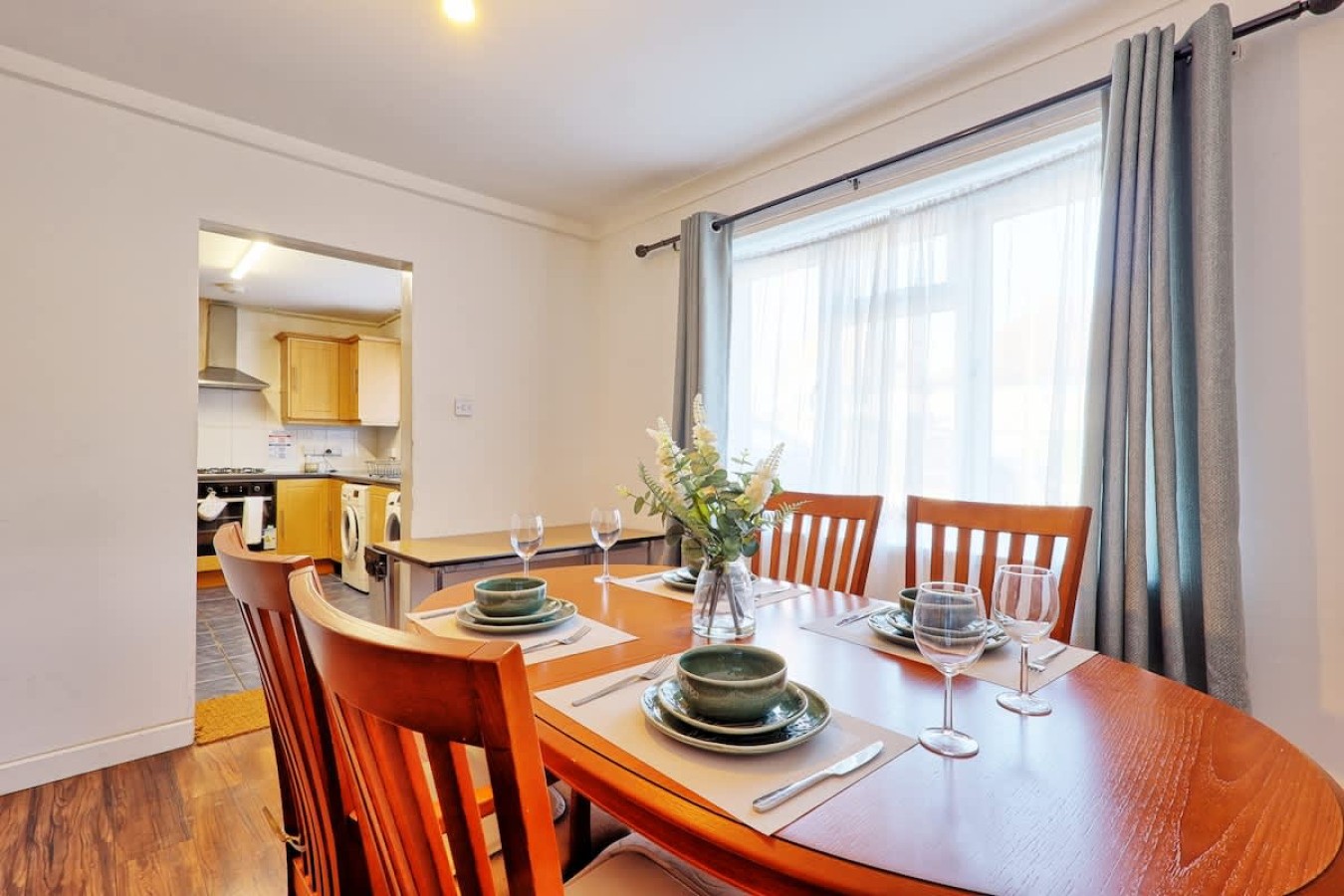 2-Bedroom House | Tilbury, Essex | Stephenson Avenue in Tilbury - Property image 31 - VivreStays