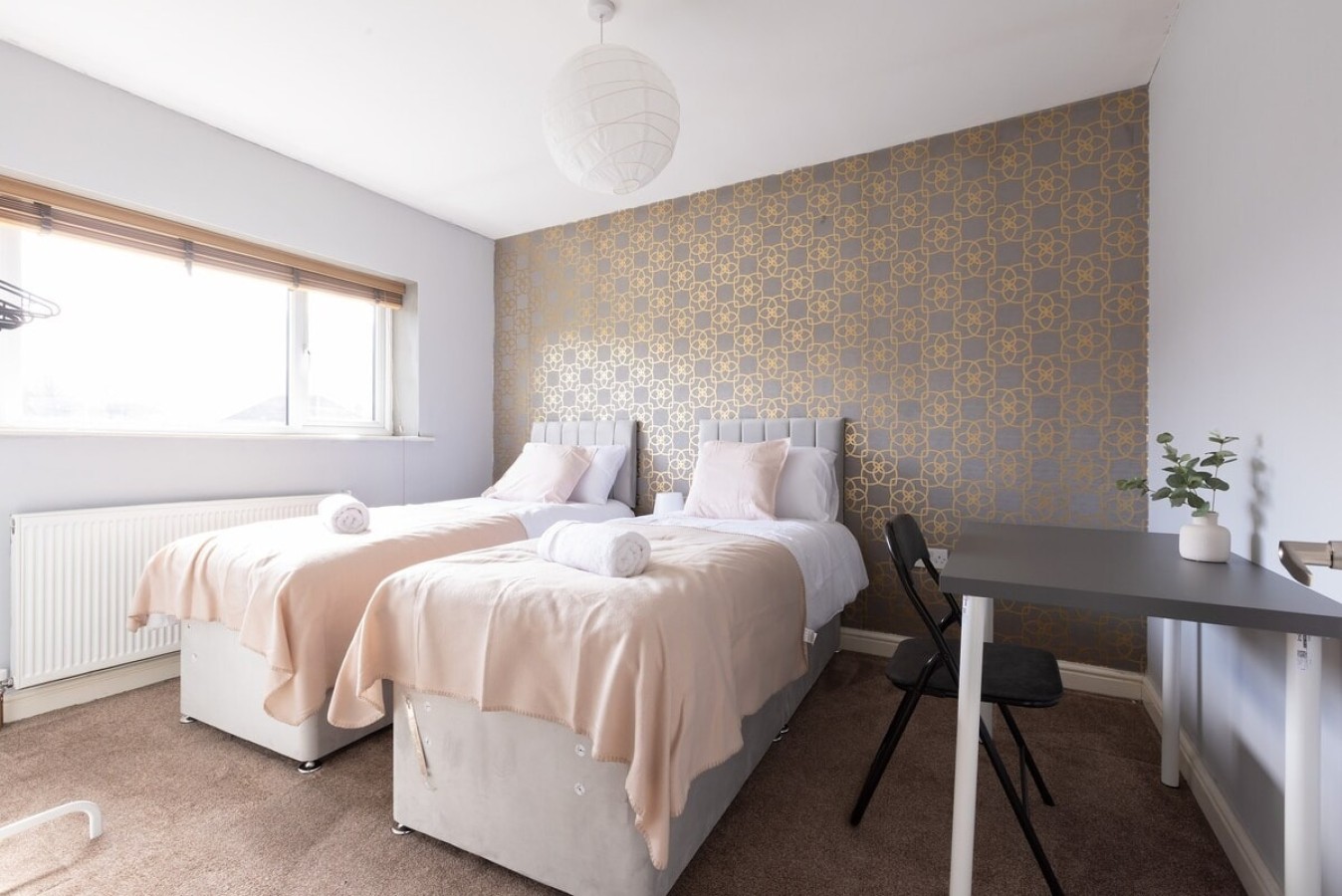5-Bedroom House | Leeds, Beeston | Ring Road in Leeds - Property image 9 - VivreStays