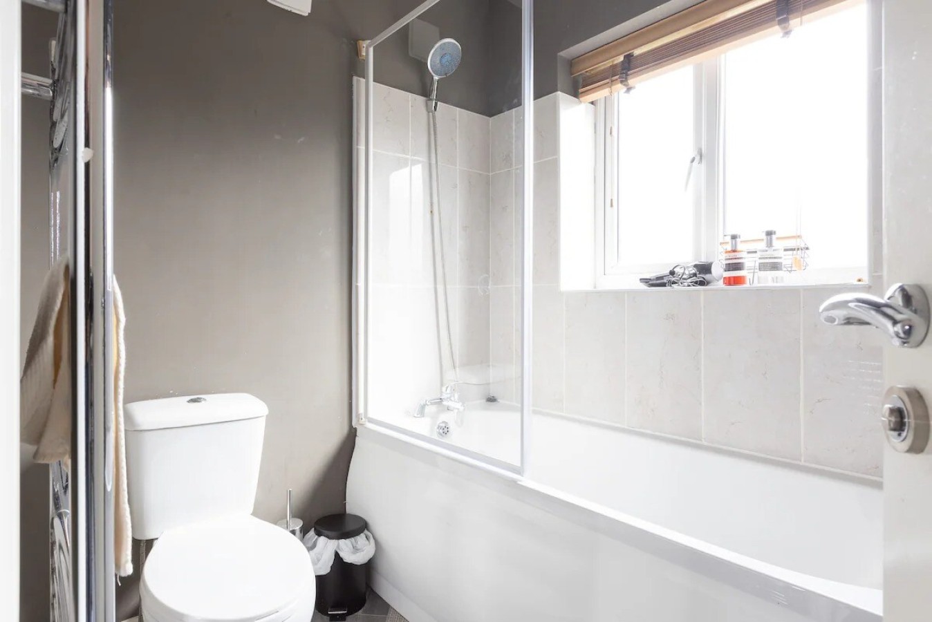 5-Bedroom House | Leeds, Beeston | Ring Road in Leeds - Property image 35 - VivreStays