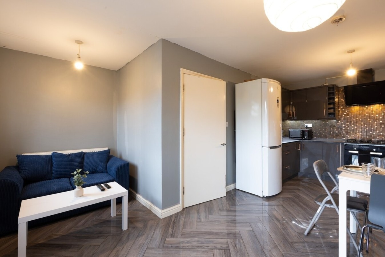 5-Bedroom House | Leeds, Beeston | Ring Road in Leeds - Property image 10 - VivreStays