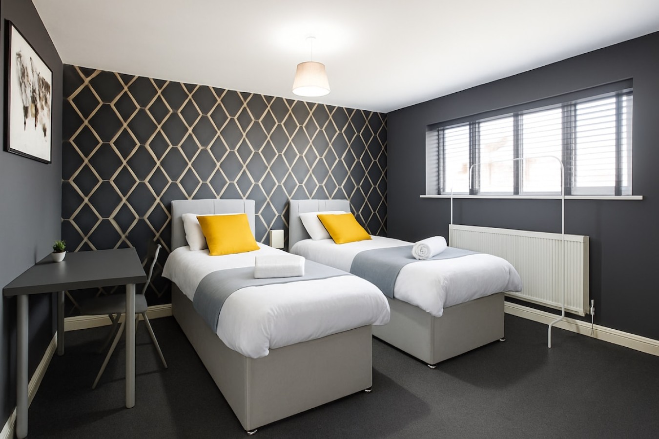 5-Bedroom House | Leeds, Beeston | Ring Road serviced apartment - UK - VivreStays