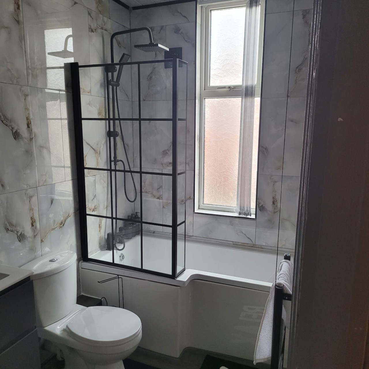 6-Bedroom House | Leeds, LS7 | Mexborough Drive in LS7 3EN, Mexborough Drive, England, United Kingdom - Property image 22 - VivreStays
