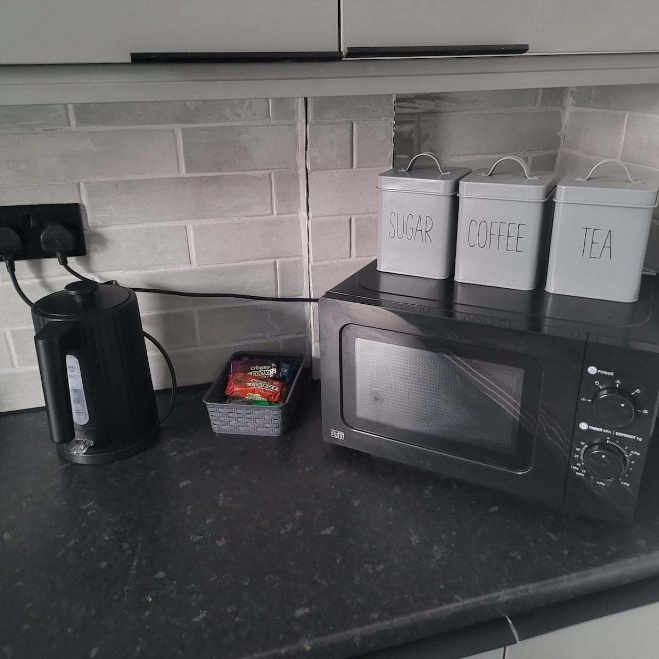 6-Bedroom House | Leeds, LS7 | Mexborough Drive in LS7 3EN, Mexborough Drive, England, United Kingdom - Property image 12 - VivreStays