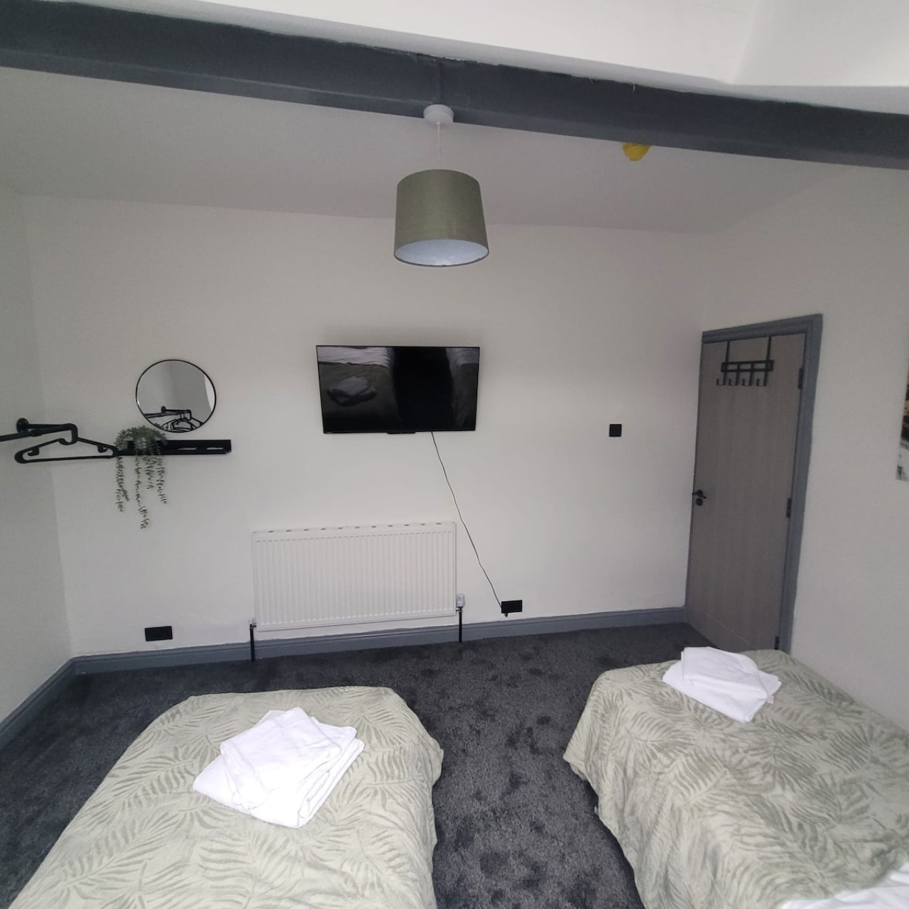 6-Bedroom House | Leeds, LS7 | Mexborough Drive in LS7 3EN, Mexborough Drive, England, United Kingdom - Property image 8 - VivreStays