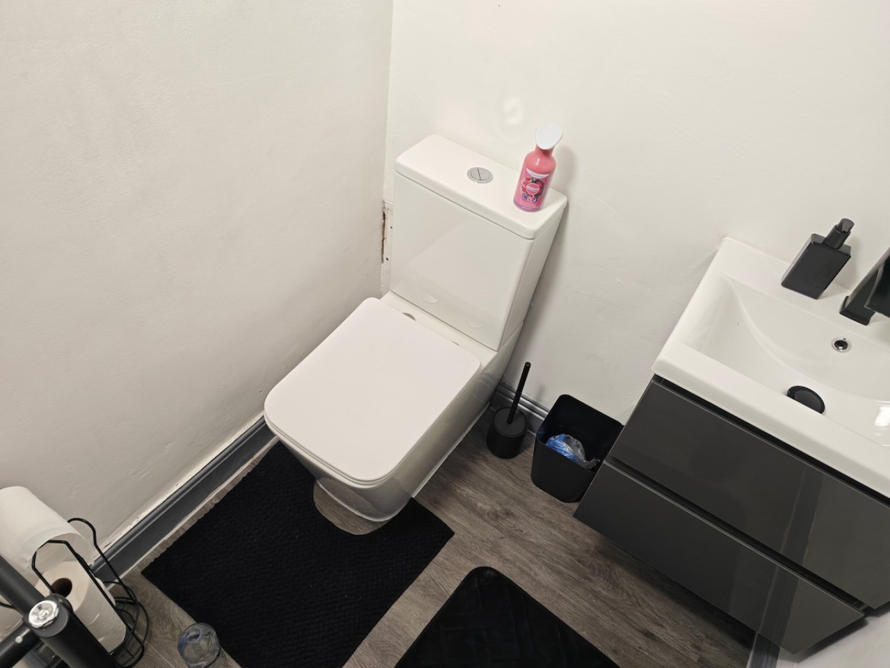 6-Bedroom House | Leeds, LS7 | Mexborough Drive in LS7 3EN, Mexborough Drive, England, United Kingdom - Property image 26 - VivreStays