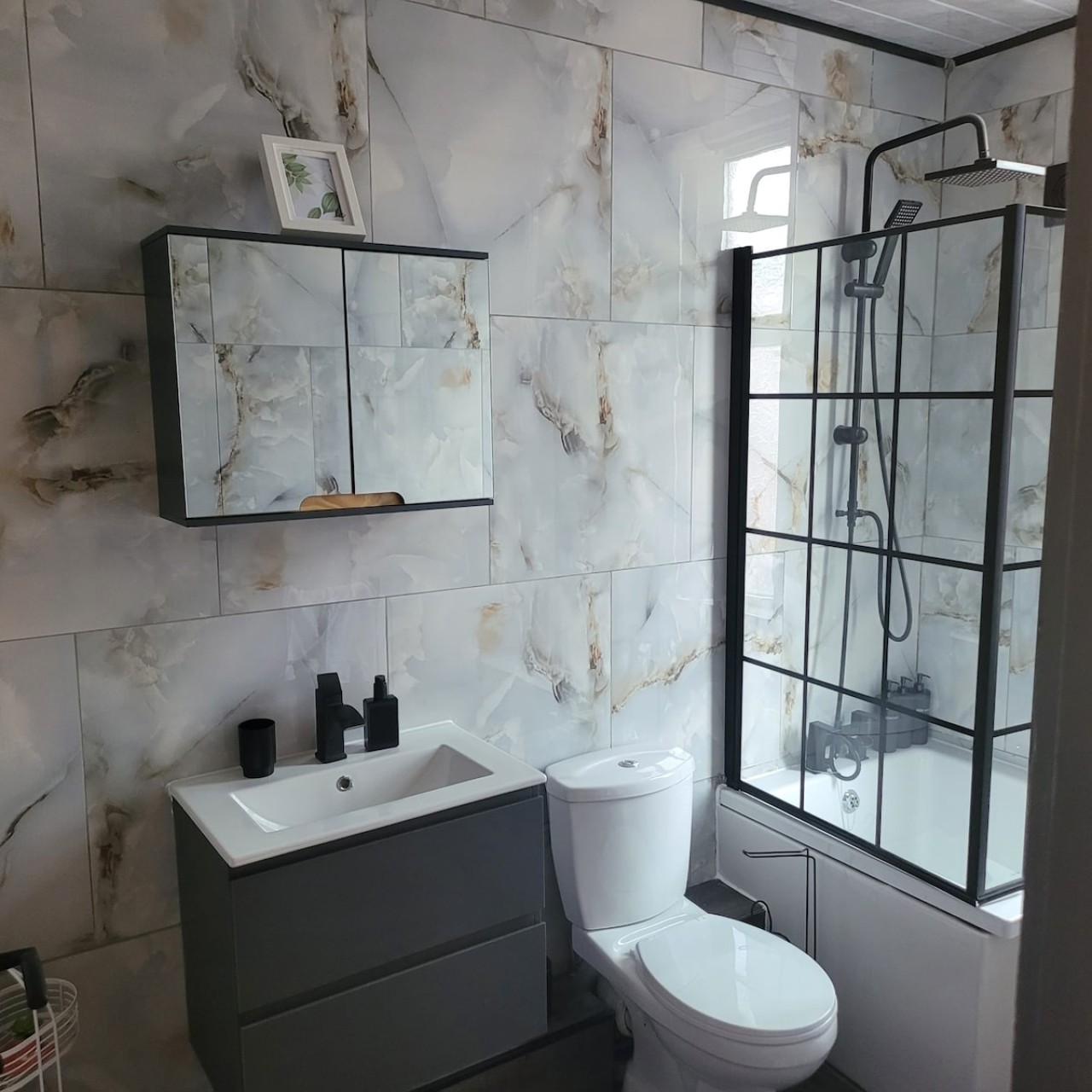 6-Bedroom House | Leeds, LS7 | Mexborough Drive in LS7 3EN, Mexborough Drive, England, United Kingdom - Property image 20 - VivreStays