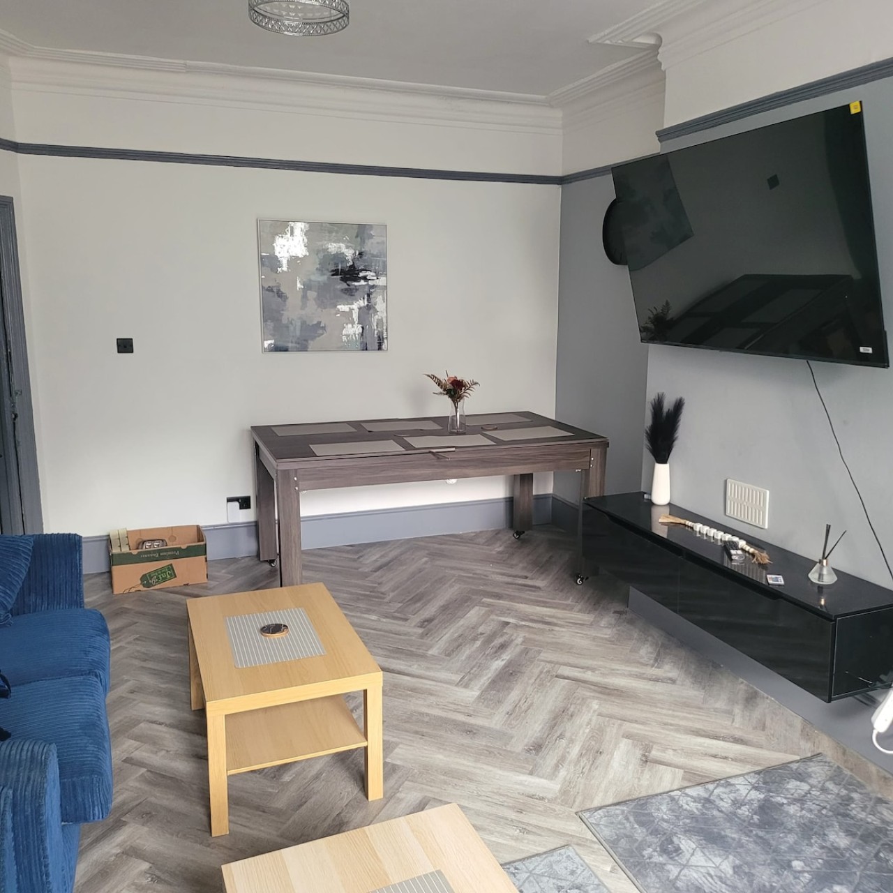 6-Bedroom House | Leeds, LS7 | Mexborough Drive in LS7 3EN, Mexborough Drive, England, United Kingdom - Property image 10 - VivreStays