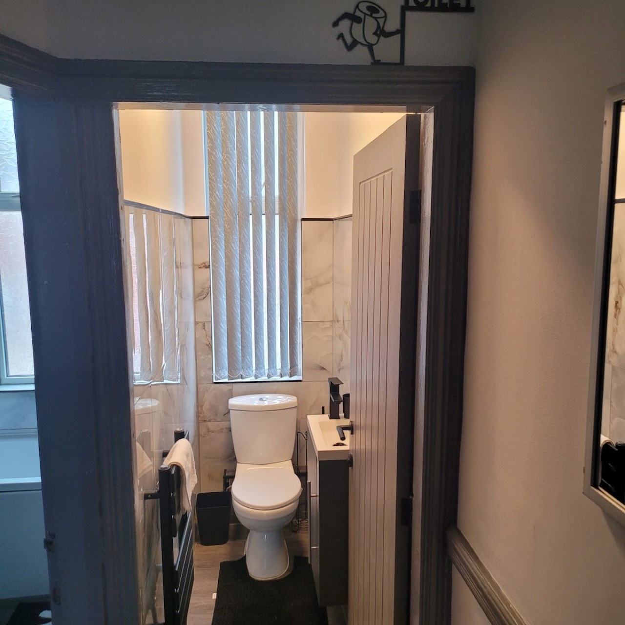 6-Bedroom House | Leeds, LS7 | Mexborough Drive in LS7 3EN, Mexborough Drive, England, United Kingdom - Property image 32 - VivreStays
