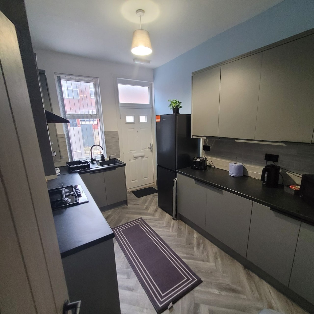 6-Bedroom House | Leeds, LS7 | Mexborough Drive in LS7 3EN, Mexborough Drive, England, United Kingdom - Property image 13 - VivreStays