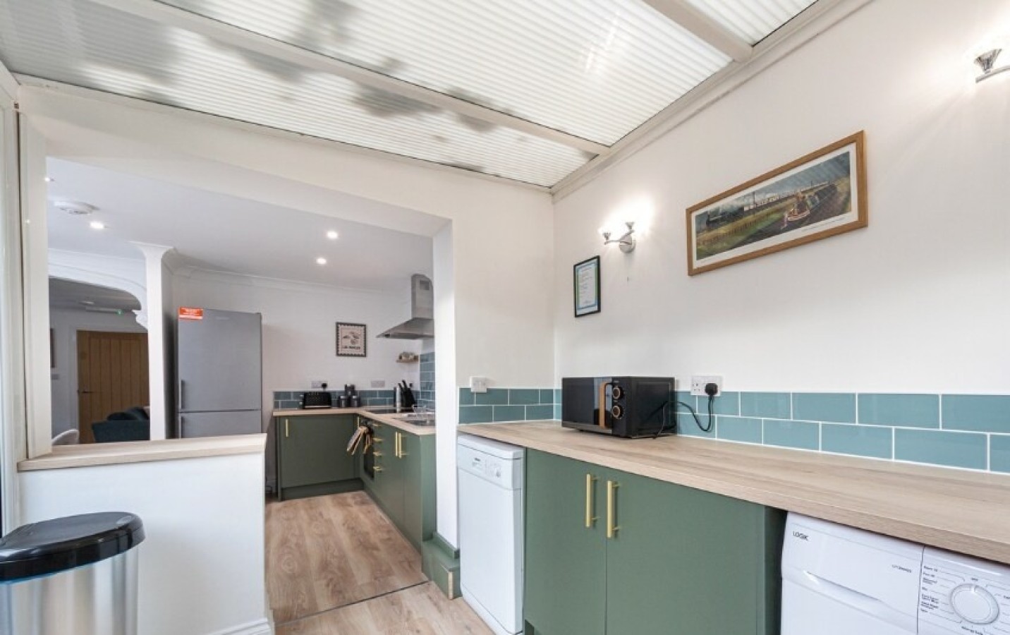 4-Bedroom House | Durham, DH1 | Fallsway in DH1 1AZ, Fallsway, England, United Kingdom - Property image 9 - VivreStays