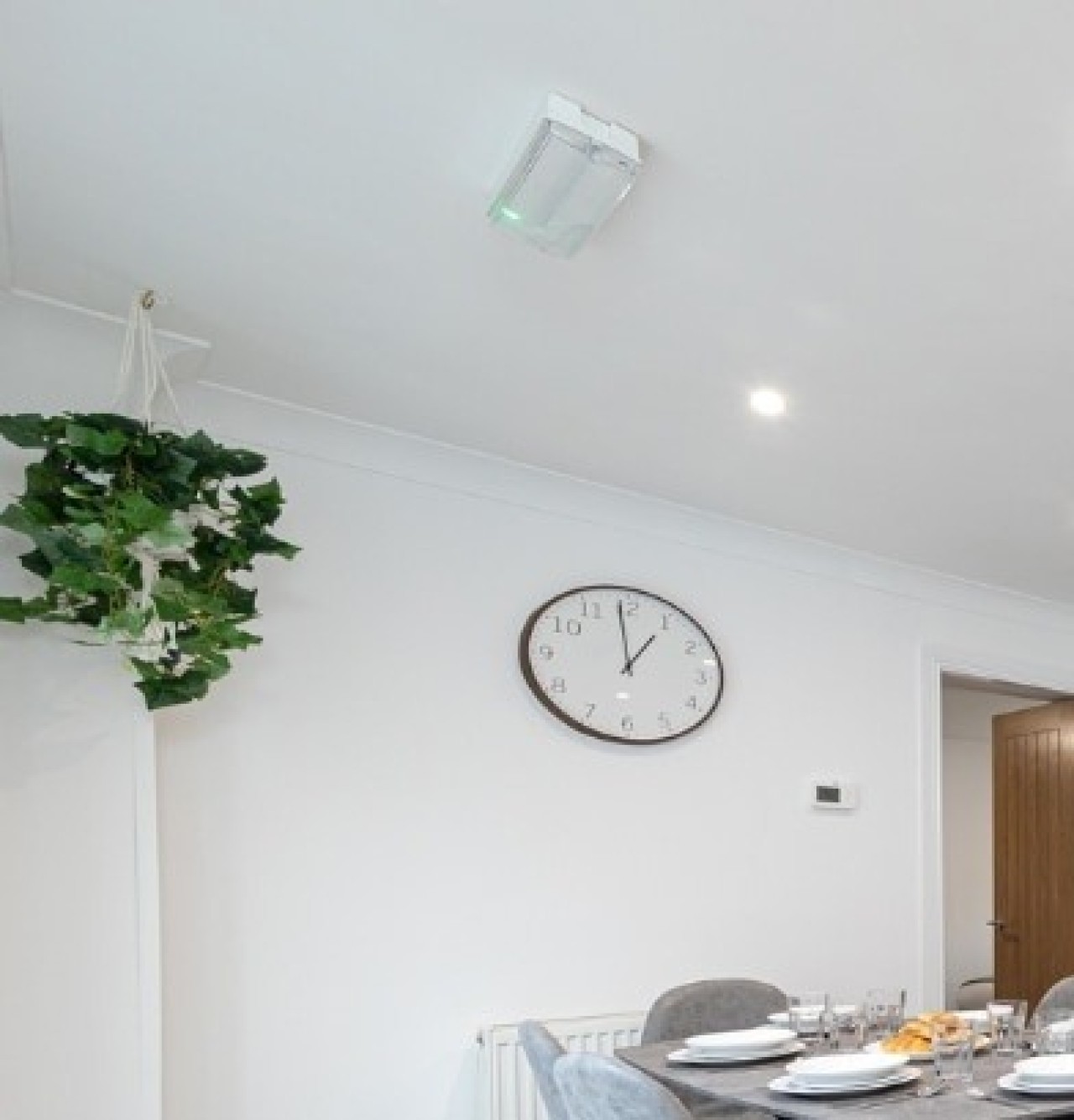 4-Bedroom House | Durham, DH1 | Fallsway in DH1 1AZ, Fallsway, England, United Kingdom - Property image 6 - VivreStays