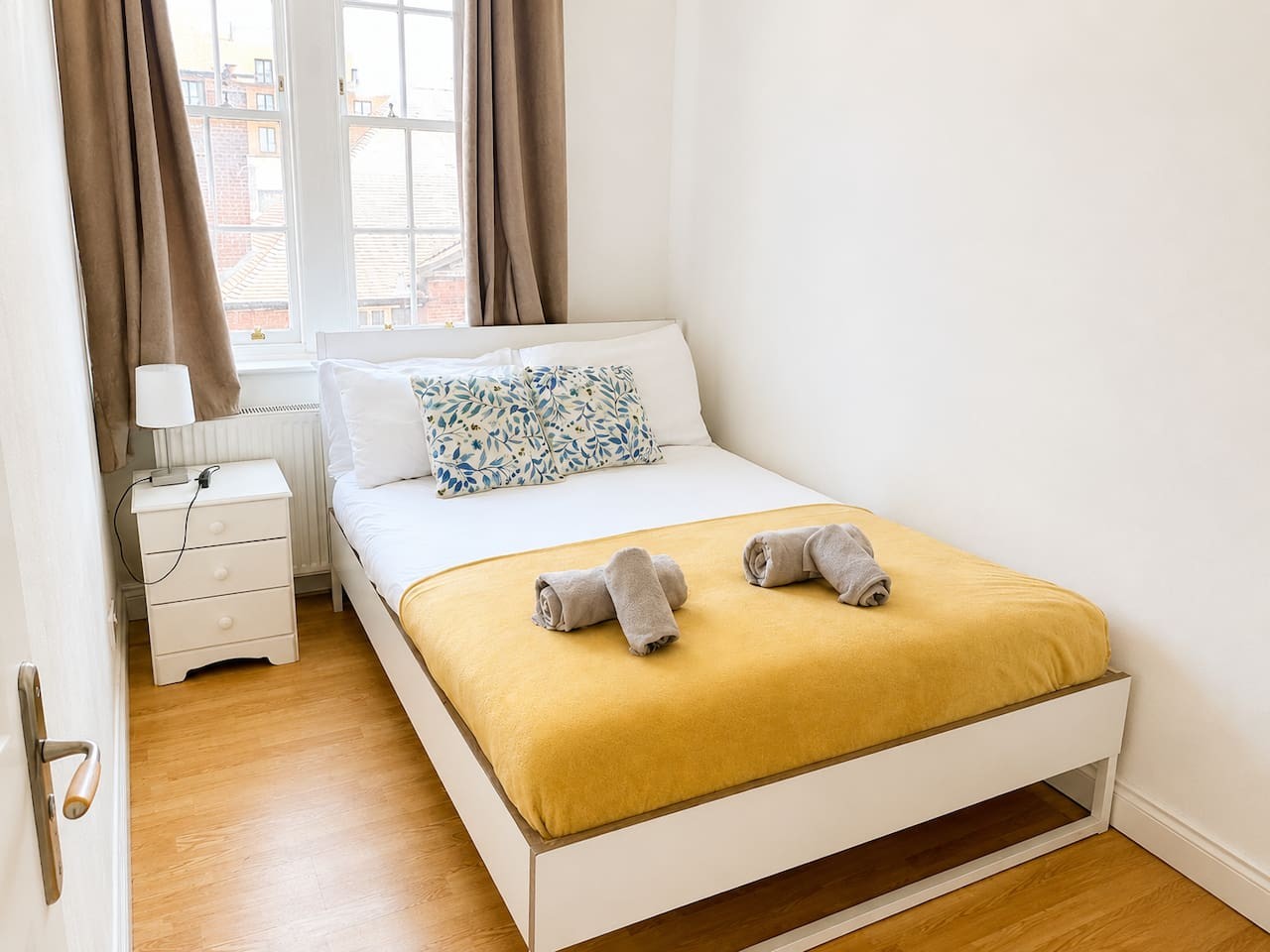 2BED Home with FREE Parking near Sydenham Station in Queensthorpe Mews, 6-7 Queensthorpe Road House 4 - Property image 3 - VivreStays