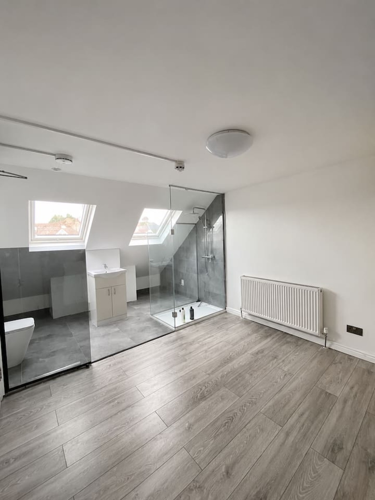Shared house for contractors & relocations 4bed 3bath in 2Twickenham Gardens, England, United Kingdom, UB6 0LU - Property image 5 - VivreStays