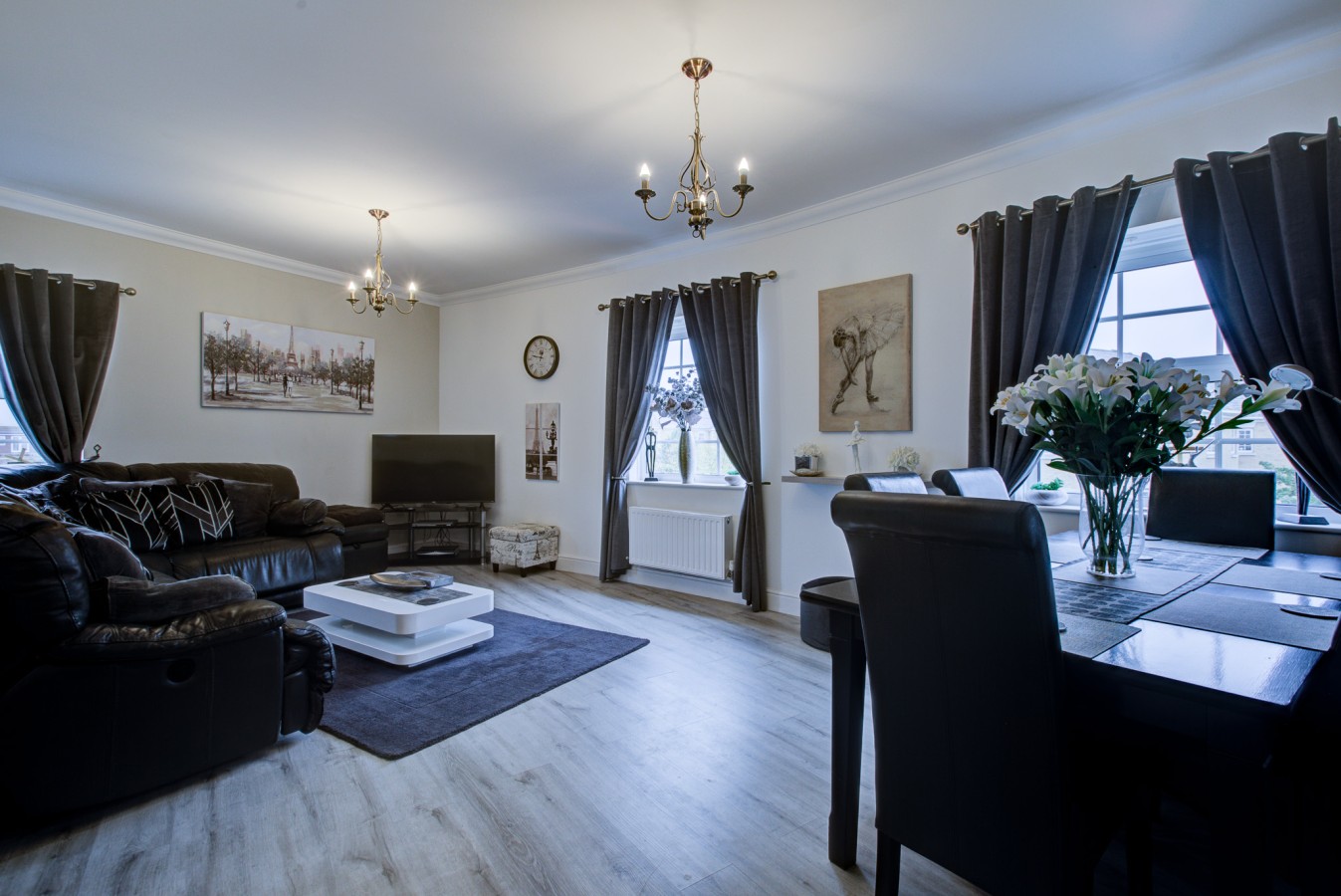 Waltham Abbey Haven 2 Bed 2 Bath Flat FREE Parking in King William Court, Kendal Road - Property image 3 - VivreStays
