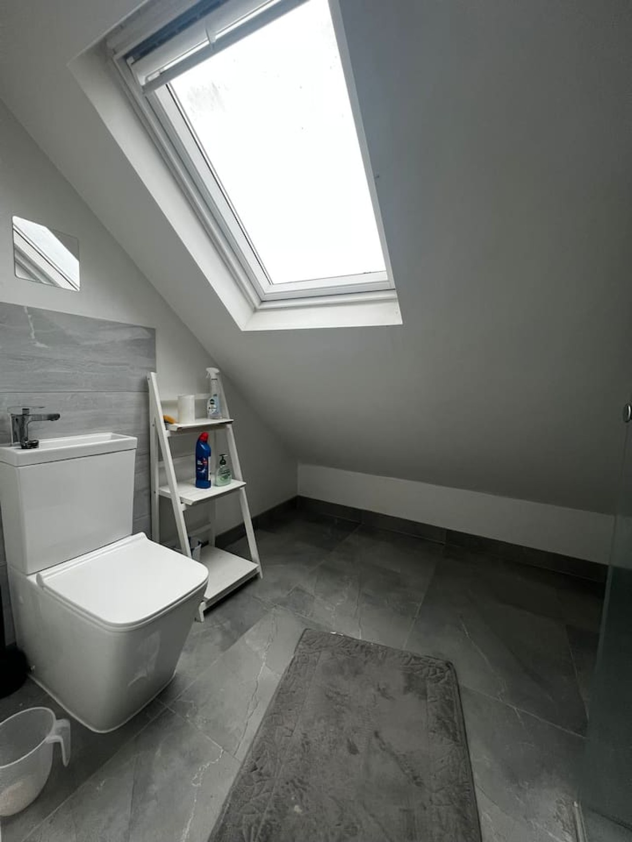 NEW Shared London house: Contractor relocation 4BR in Twickenham Gardens - Property image 7 - VivreStays