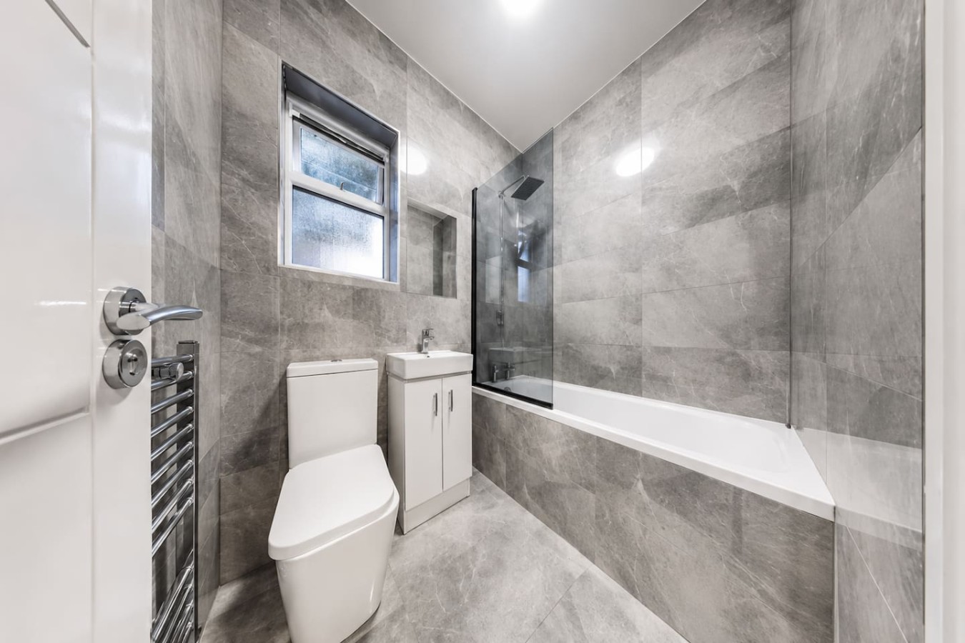 NEW Shared London house: Contractor relocation 4BR in Twickenham Gardens - Property image 6 - VivreStays