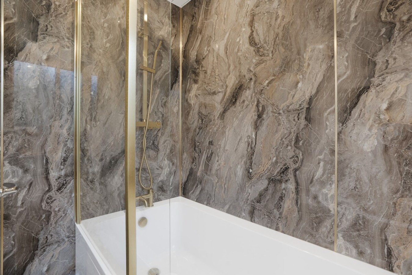 4-Bedroom House | Aberdeen, Cults | Kirk Brae House in Aberdeen - Property image 35 - VivreStays