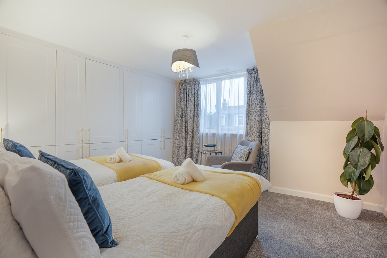 4-Bedroom House | Aberdeen, Cults | Kirk Brae House in Aberdeen - Property image 18 - VivreStays