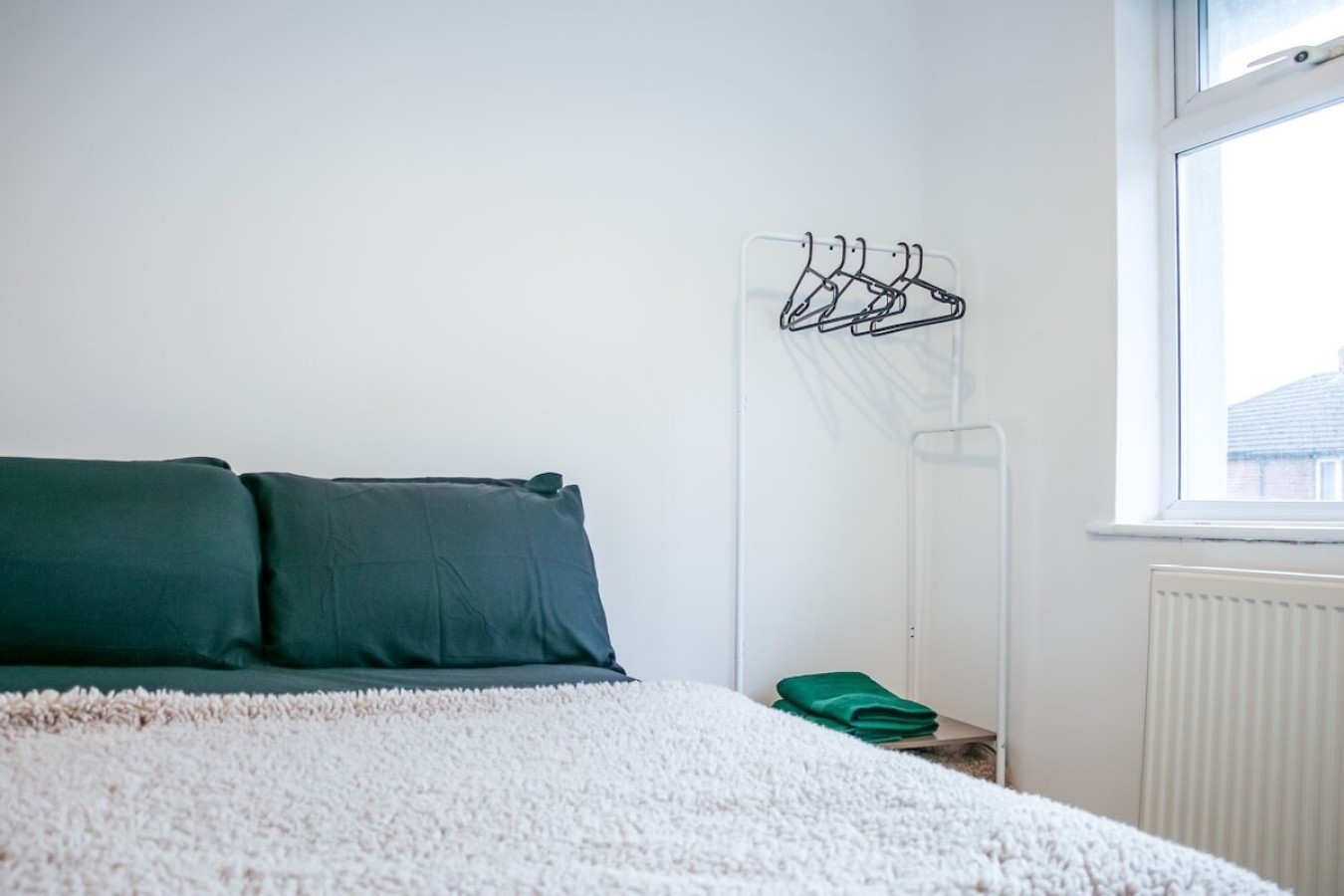 3-Bedroom House | Bolton Town Centre | Free Parking in Bolton - Property image 3 - VivreStays