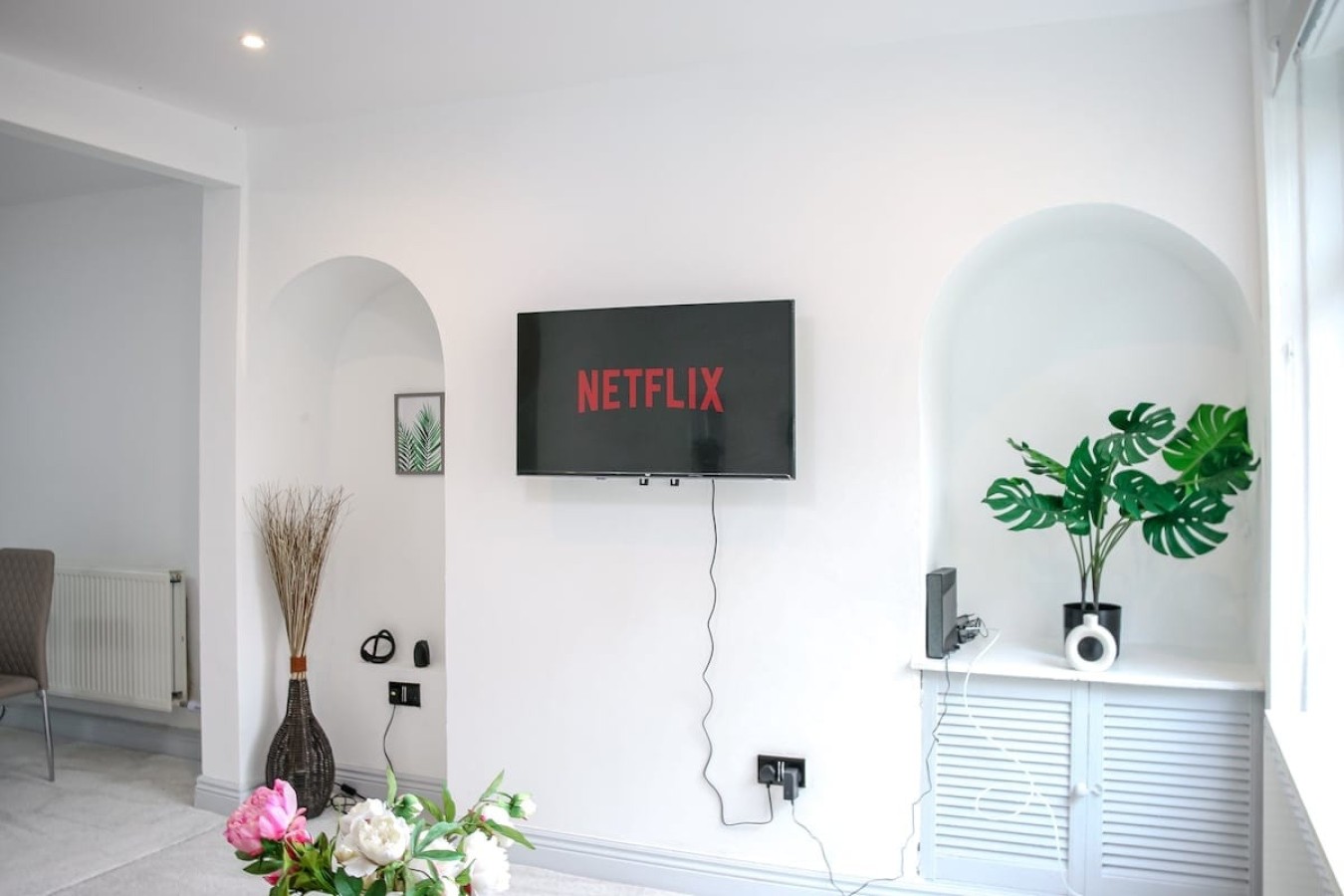 3-Bedroom House | Bolton Town Centre | Free Parking in Bolton - Property image 6 - VivreStays