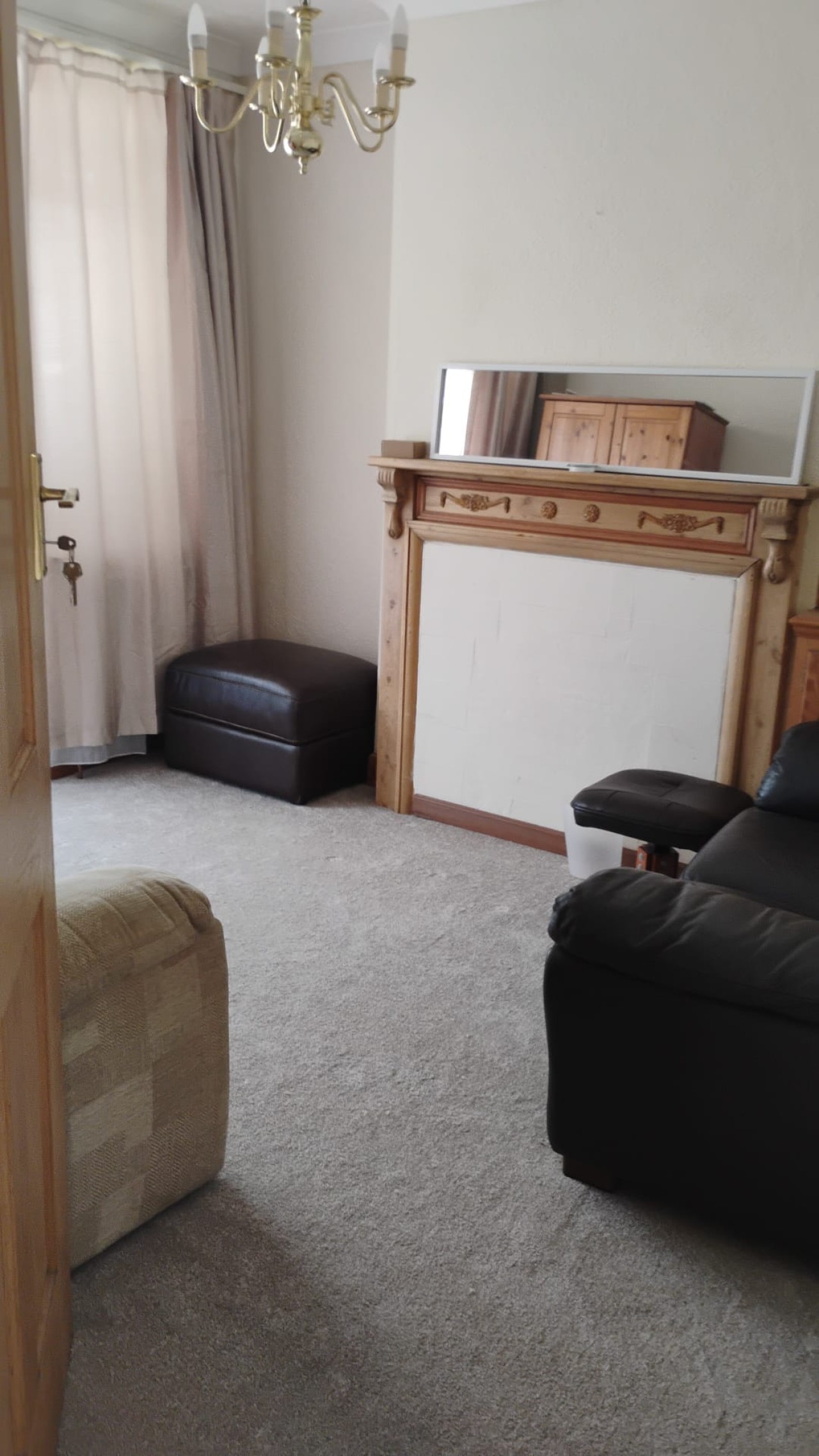 Spacious 4BR Stay in Morden Contractors and Group in 11Wentworth Close, England, United Kingdom, SM4 5QW - Property image 2 - VivreStays