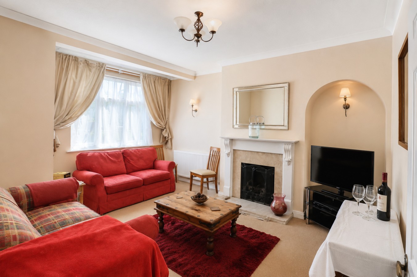 Large 6BR Home Sleeps 11 with Garden and Free Parking in 31Hartland Way, England, United Kingdom, SM4 5QN - Property image 11 - VivreStays