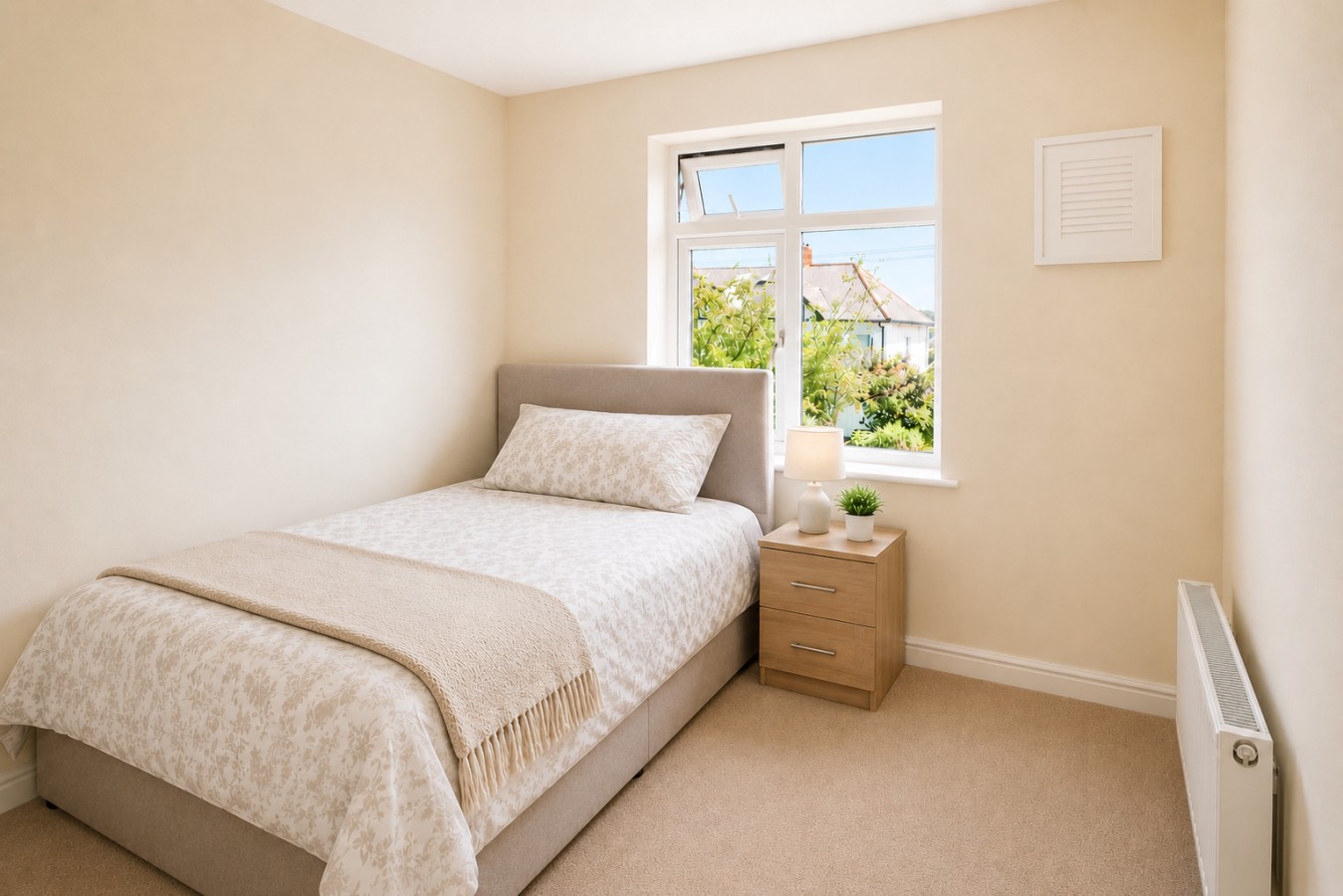 Large 6BR Home Sleeps 11 with Garden and Free Parking in 31Hartland Way, England, United Kingdom, SM4 5QN - Property image 4 - VivreStays