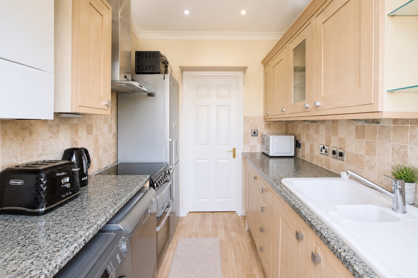 Large 6BR Home Sleeps 11 with Garden and Free Parking in 31Hartland Way, England, United Kingdom, SM4 5QN - Property image 12 - VivreStays