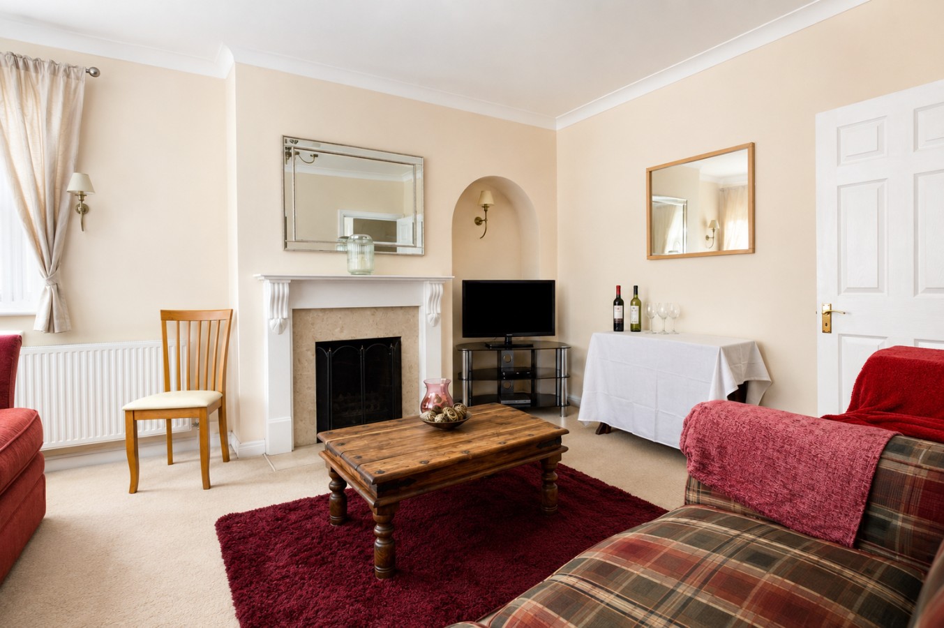 Large 6BR Home Sleeps 11 with Garden and Free Parking in 31Hartland Way, England, United Kingdom, SM4 5QN - Property image 8 - VivreStays