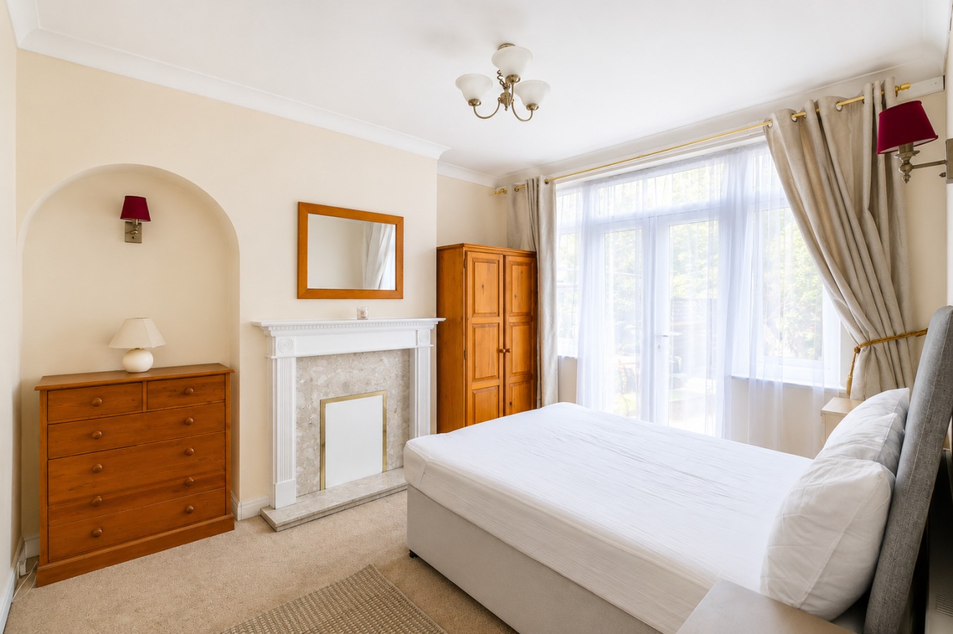 Large 6BR Home Sleeps 11 with Garden and Free Parking in 31Hartland Way, England, United Kingdom, SM4 5QN - Property image 17 - VivreStays