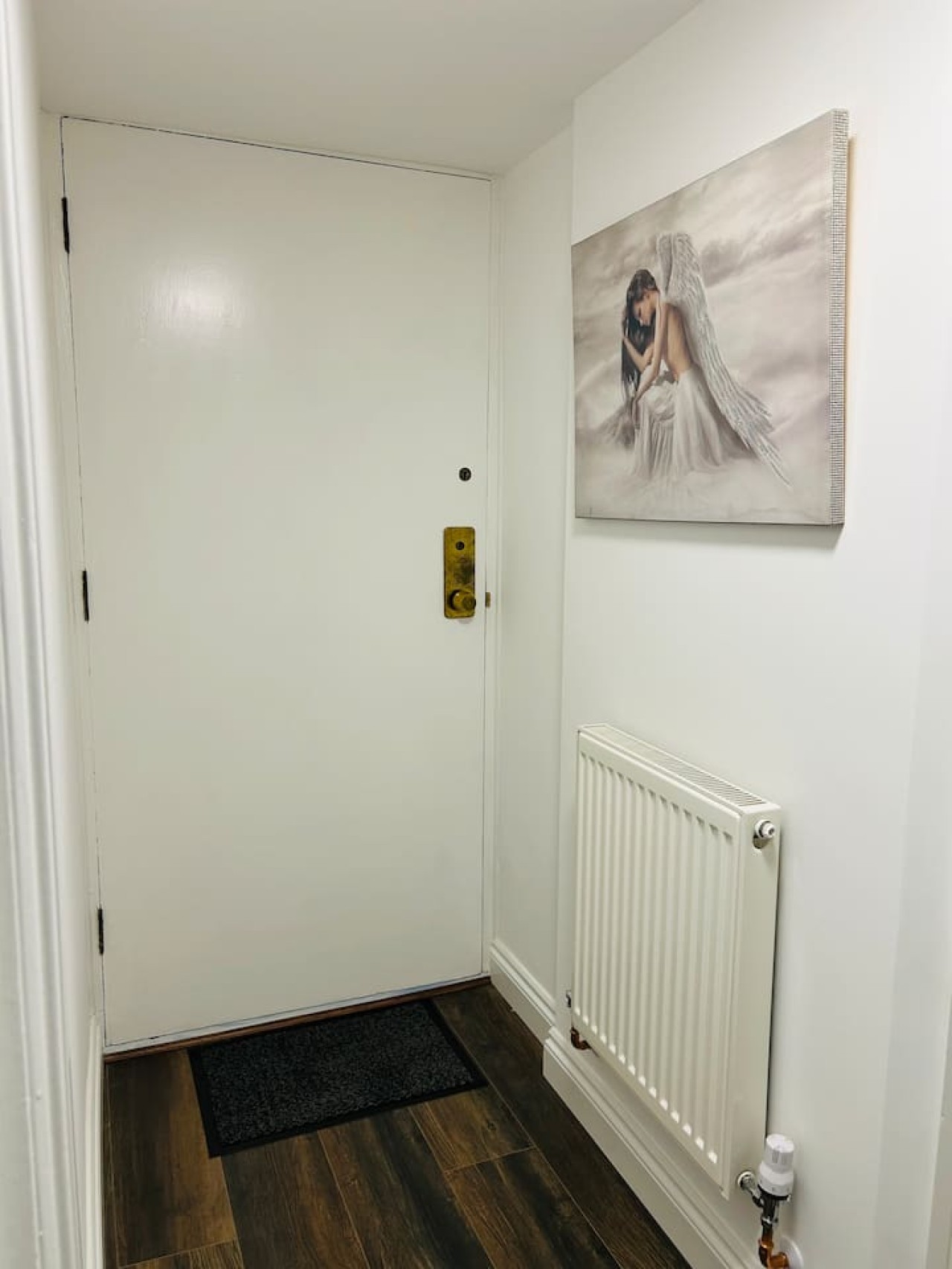 1 bed apt close to town centre & train station in Mare Fair Flat 1, No 35 - Property image 10 - VivreStays