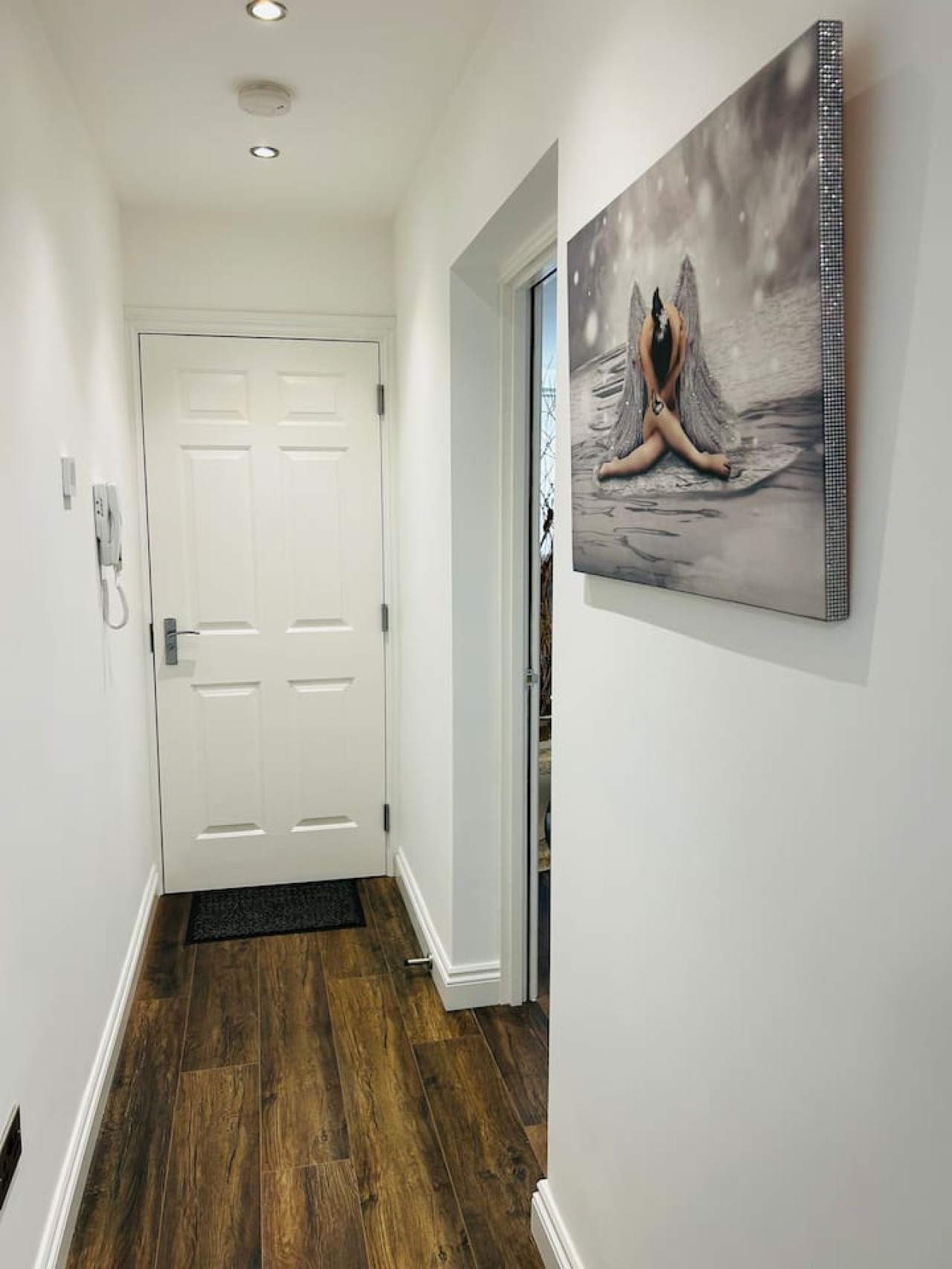 1 bed apt close to town centre & train station in Mare Fair Flat 1, No 35 - Property image 12 - VivreStays