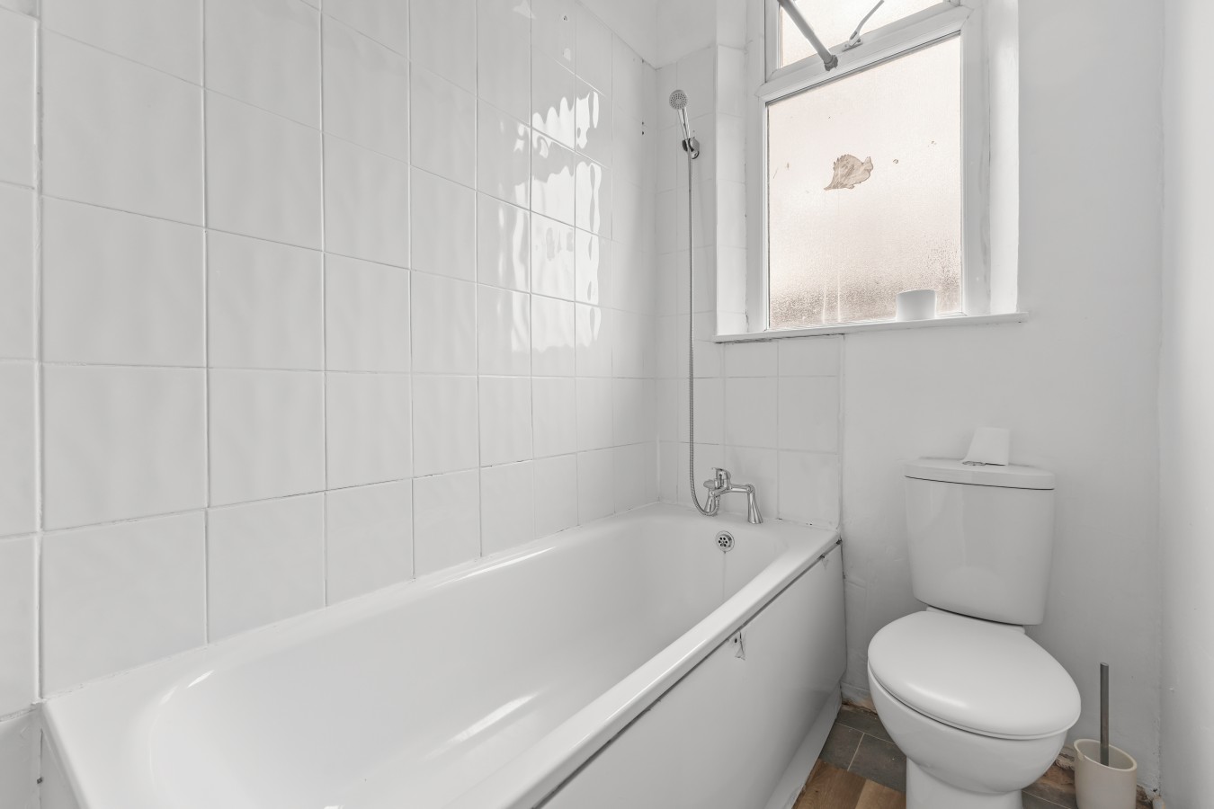 Spacious 4BR 4BATH with Free Parking in Manchester in 1 Lowton Avenue - Property image 5 - VivreStays