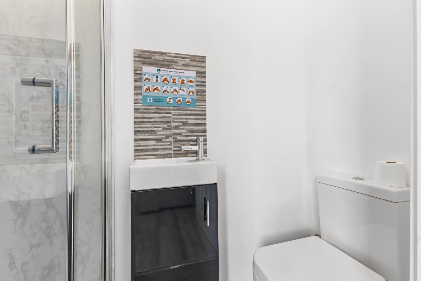 Spacious 4BR 4BATH with Free Parking in Manchester in 1 Lowton Avenue - Property image 14 - VivreStays