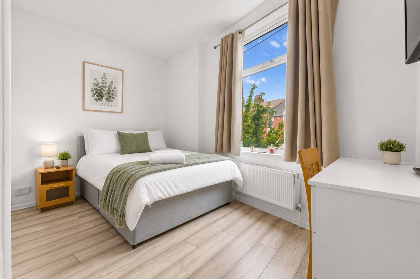 Spacious 4BR 4BATH with Free Parking in Manchester in 1 Lowton Avenue - Property image 7 - VivreStays