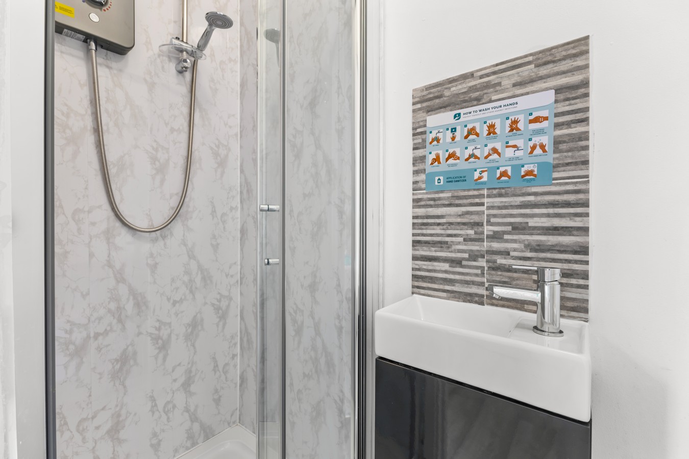 Spacious 4BR 4BATH with Free Parking in Manchester in 1 Lowton Avenue - Property image 15 - VivreStays