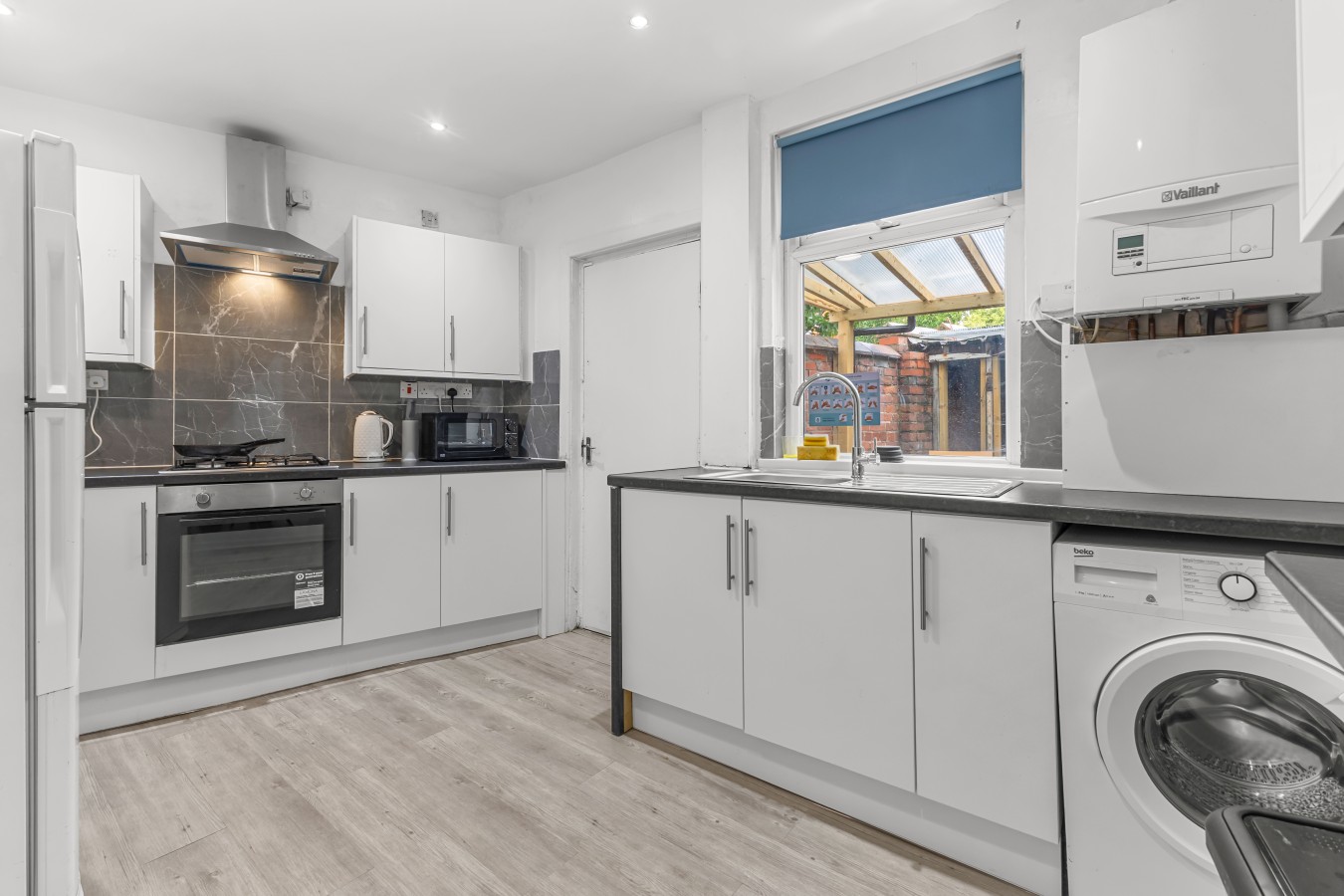 Spacious 4BR 4BATH with Free Parking in Manchester in 1 Lowton Avenue - Property image 2 - VivreStays