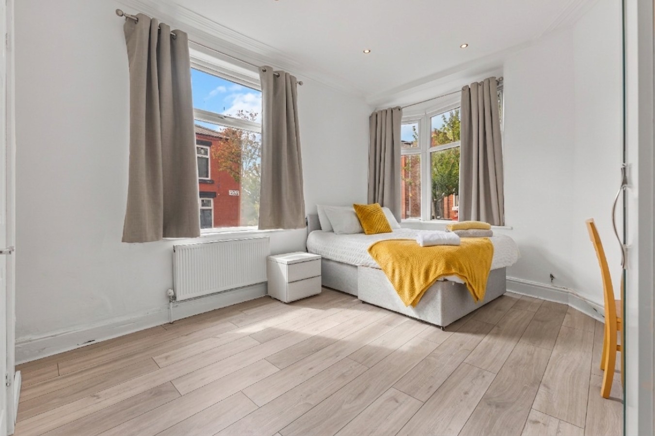 Spacious 4BR 4BATH with Free Parking in Manchester in 1 Lowton Avenue - Property image 10 - VivreStays