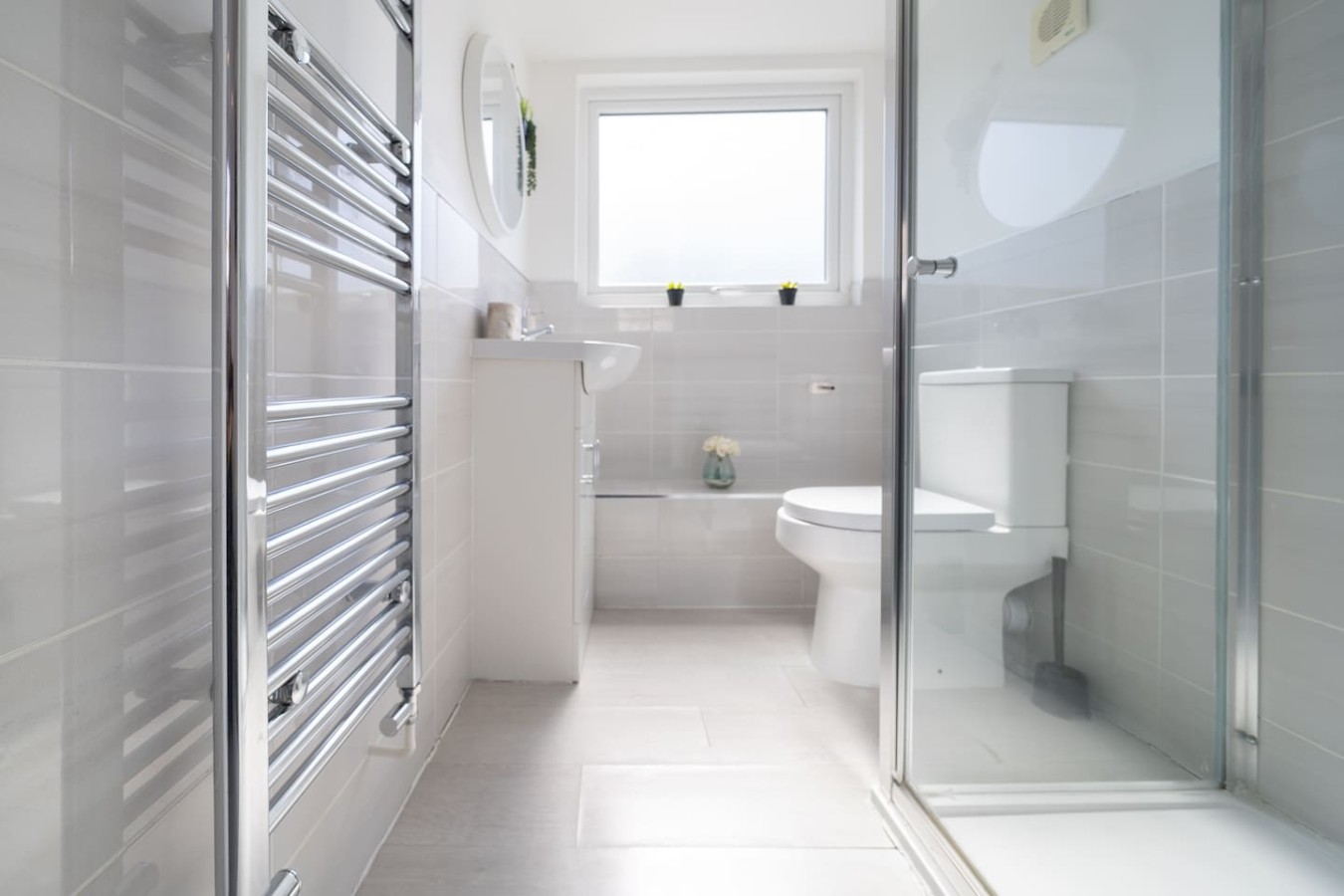 Premium 3 Bed Cardiff City Sleeps 9 with Free Parking in 11 Saint Peter's Street, Cardiff CF24 3BA - Property image 27 - VivreStays