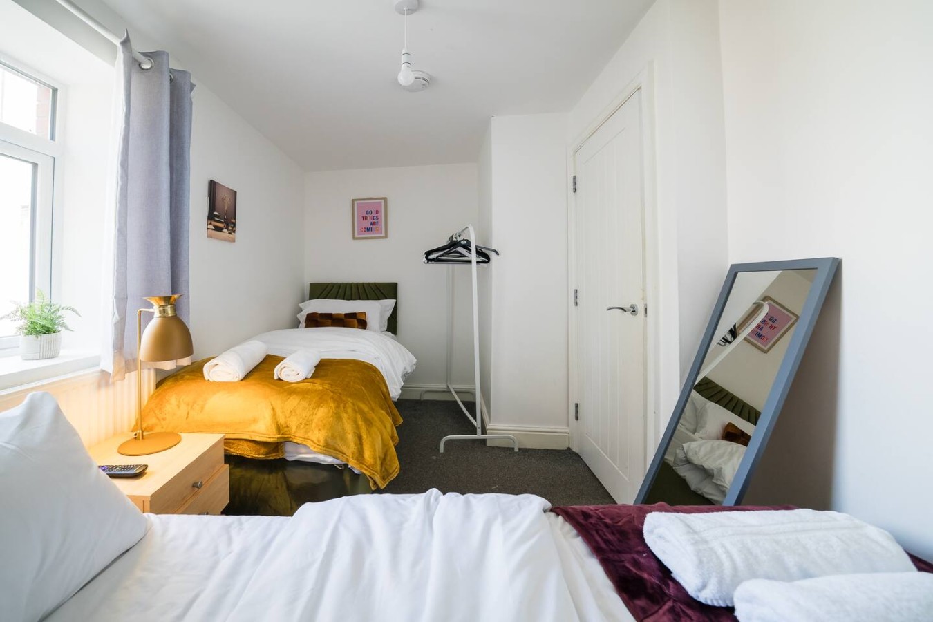 Premium 3 Bed Cardiff City Sleeps 9 with Free Parking in 11 Saint Peter's Street, Cardiff CF24 3BA - Property image 5 - VivreStays