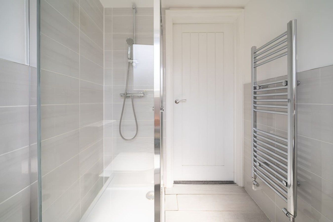 Premium 3 Bed Cardiff City Sleeps 9 with Free Parking in 11 Saint Peter's Street, Cardiff CF24 3BA - Property image 26 - VivreStays