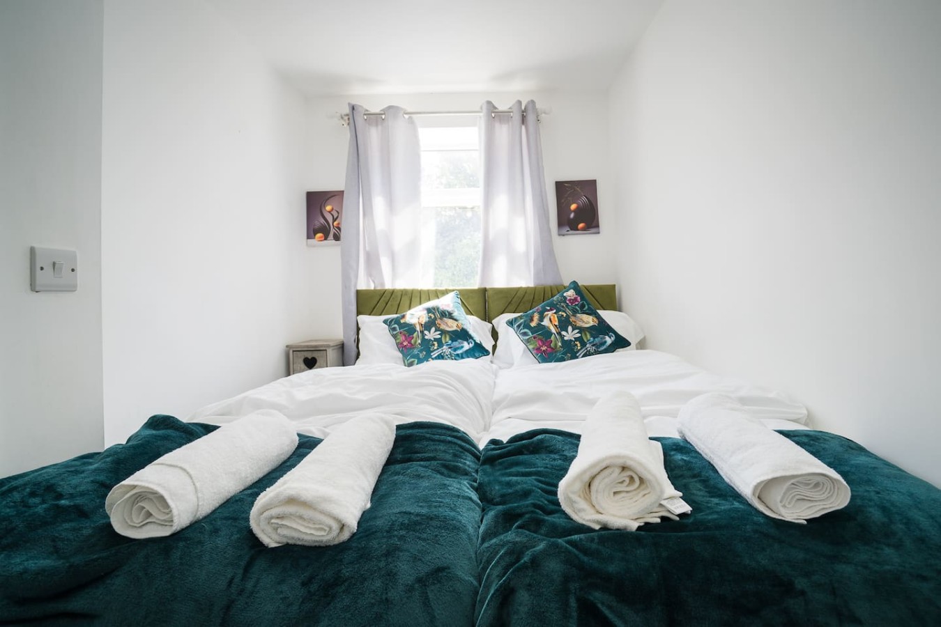 Premium 3 Bed Cardiff City Sleeps 9 with Free Parking in 11 Saint Peter's Street, Cardiff CF24 3BA - Property image 6 - VivreStays
