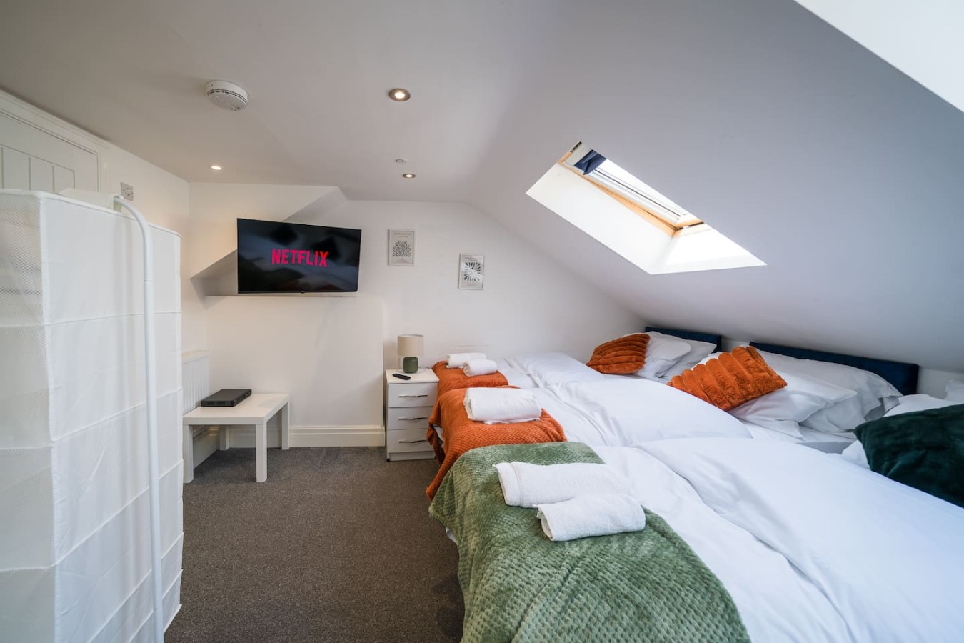 Premium 3 Bed Cardiff City Sleeps 9 with Free Parking in 11 Saint Peter's Street, Cardiff CF24 3BA - Property image 21 - VivreStays