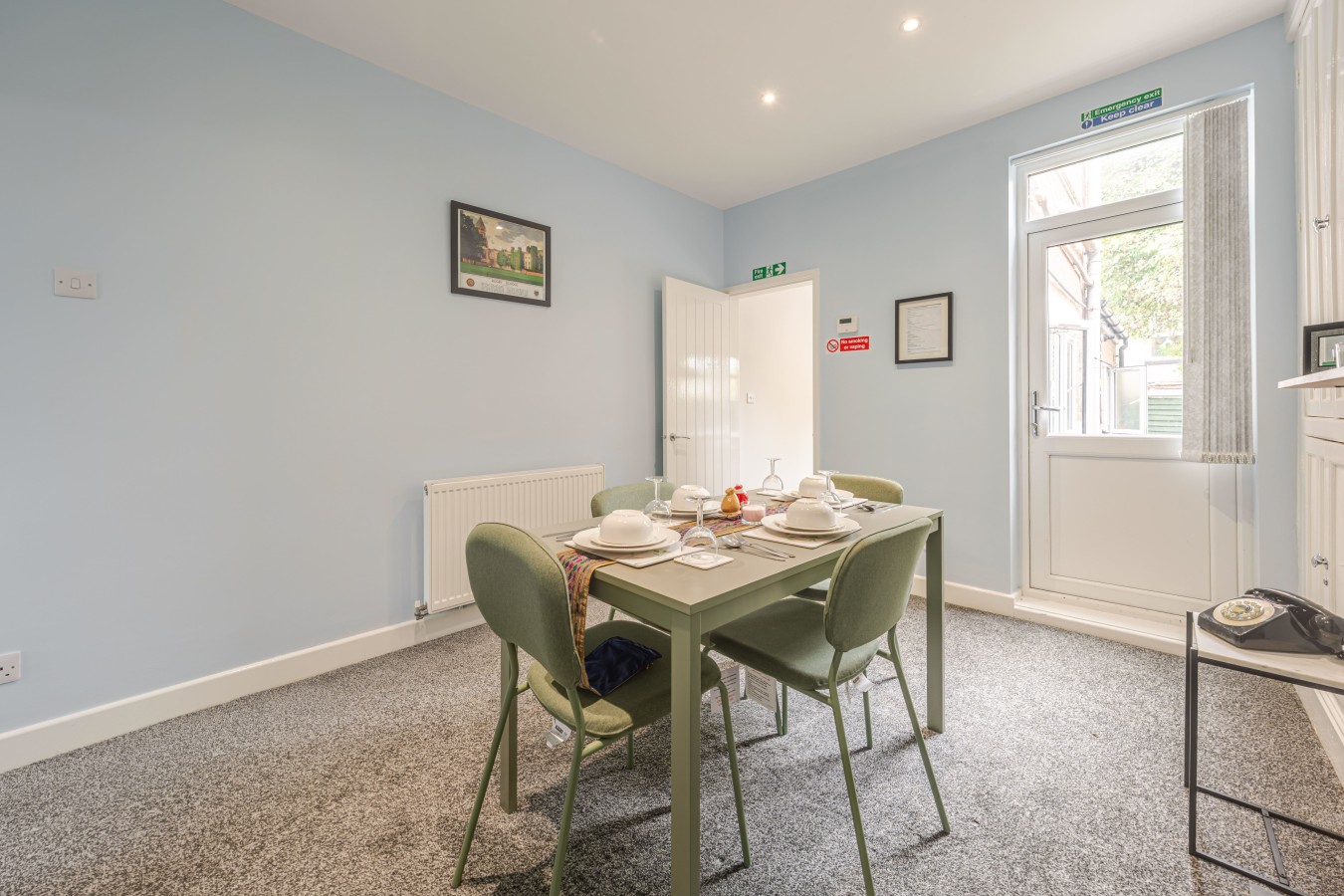 The Landmark Comfy 2BR 2BATH Home Sleeps 5 in Rugby in 53 Graham Road, Warwickshire, CV21 3LD - Property image 8 - VivreStays