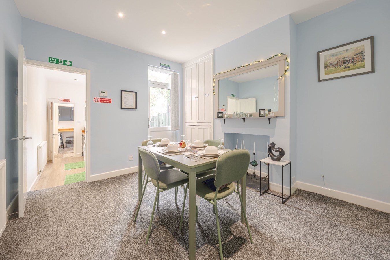 The Landmark Comfy 2BR 2BATH Home Sleeps 5 in Rugby in 53 Graham Road, Warwickshire, CV21 3LD - Property image 7 - VivreStays