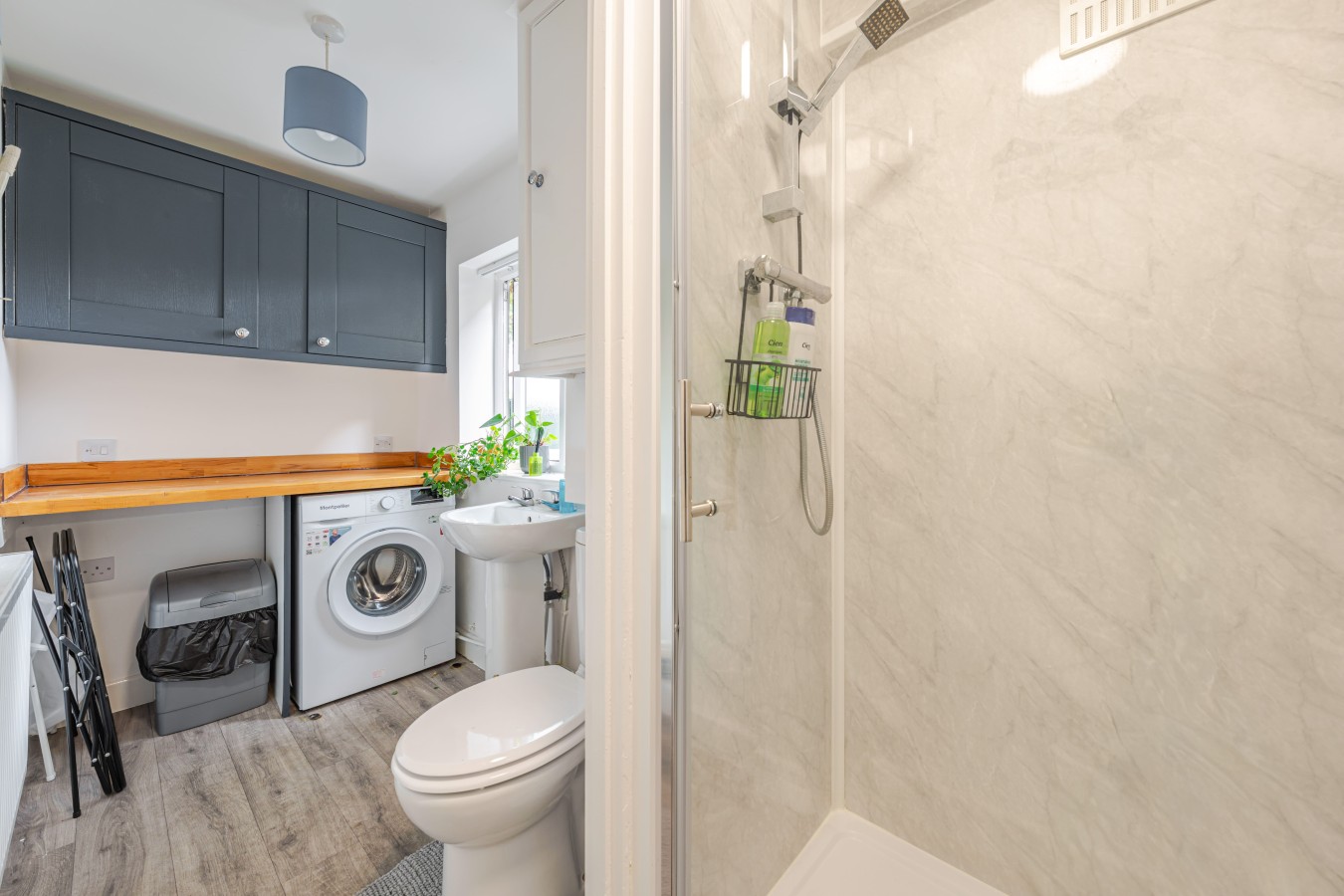 The Landmark Comfy 2BR 2BATH Home Sleeps 5 in Rugby in 53 Graham Road, Warwickshire, CV21 3LD - Property image 12 - VivreStays