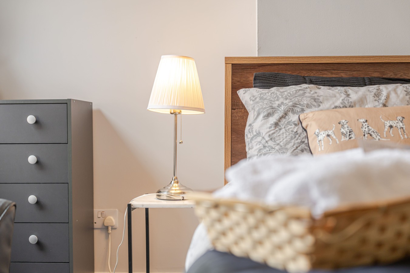 The Landmark Comfy 2BR 2BATH Home Sleeps 5 in Rugby in 53 Graham Road, Warwickshire, CV21 3LD - Property image 19 - VivreStays