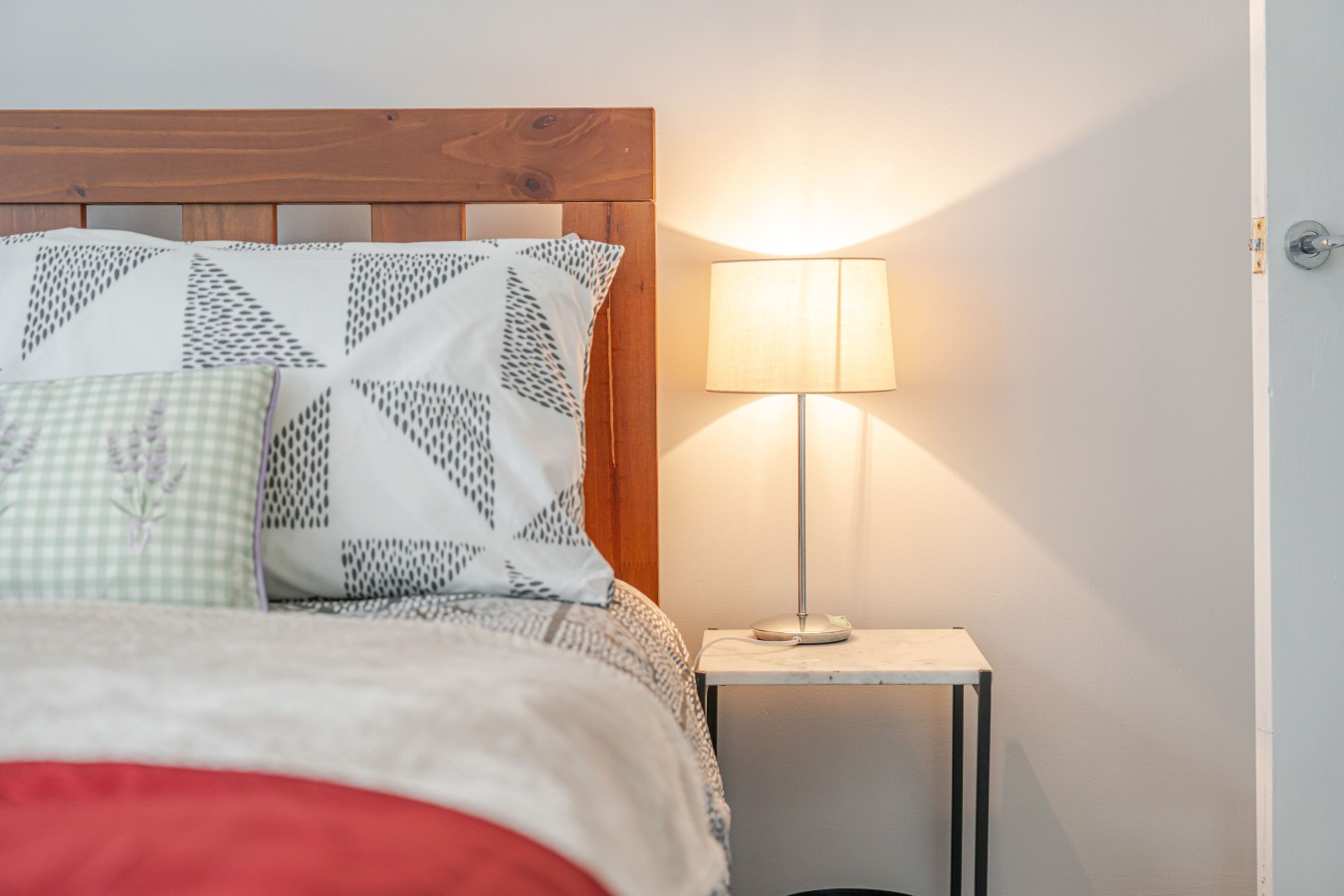 The Landmark Comfy 2BR 2BATH Home Sleeps 5 in Rugby in 53 Graham Road, Warwickshire, CV21 3LD - Property image 24 - VivreStays