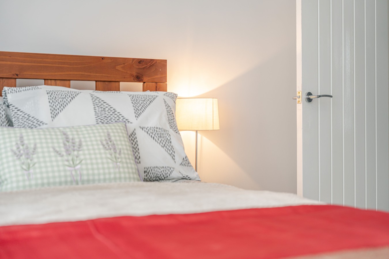 The Landmark Comfy 2BR 2BATH Home Sleeps 5 in Rugby in 53 Graham Road, Warwickshire, CV21 3LD - Property image 25 - VivreStays
