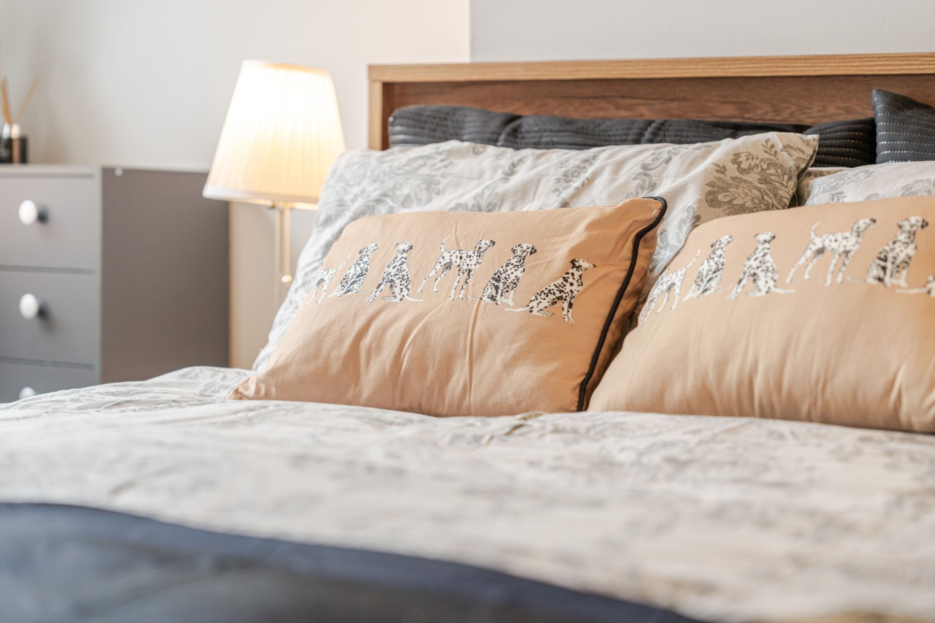 The Landmark Comfy 2BR 2BATH Home Sleeps 5 in Rugby in 53 Graham Road, Warwickshire, CV21 3LD - Property image 18 - VivreStays